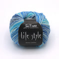 Bild in Galerie-Betrachter laden, LifeStyle von Atelier Zitron - 100% Merino extrafine (superwash)
