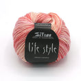 Bild in Galerie-Betrachter laden, LifeStyle von Atelier Zitron - 100% Merino extrafine (superwash)
