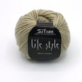 Bild in Galerie-Betrachter laden, LifeStyle von Atelier Zitron - 100% Merino extrafine (superwash)
