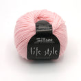 Bild in Galerie-Betrachter laden, LifeStyle von Atelier Zitron - 100% Merino extrafine (superwash)
